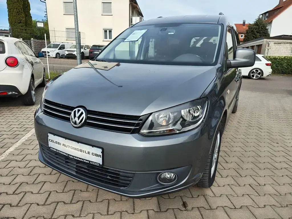 Second-hand VW Caddy Maxi 102 CP (75 kW) 2012 Gri Monovolum