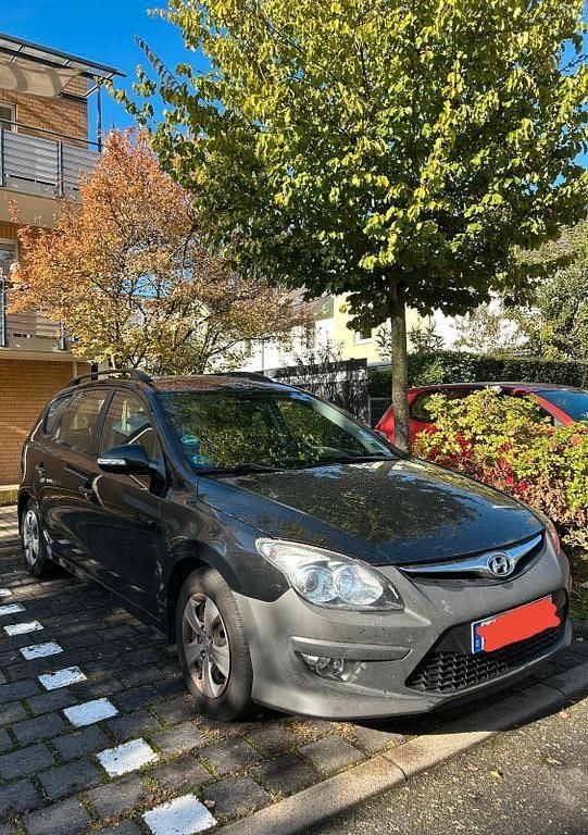 Schwarz Gebraucht 2012 Hyundai i30 Edition Kombi | 3.850 € (Guter Preis) - Bild 1/4