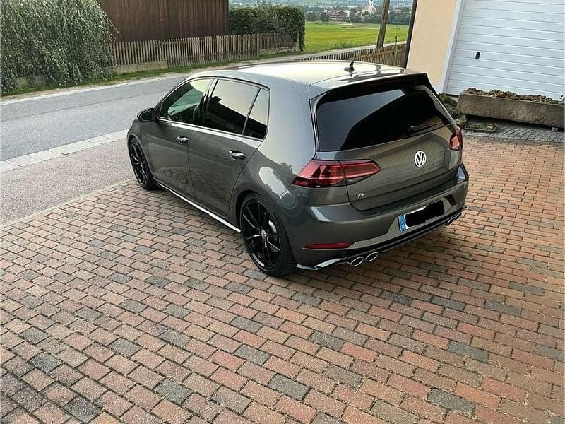 Gebraucht VW Golf VII R 300 PS (220 kW) 2019 Grau Limousine