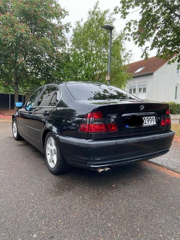Gebraucht BMW 320 150 PS (110 kW) 1999 Schwarz Limousine