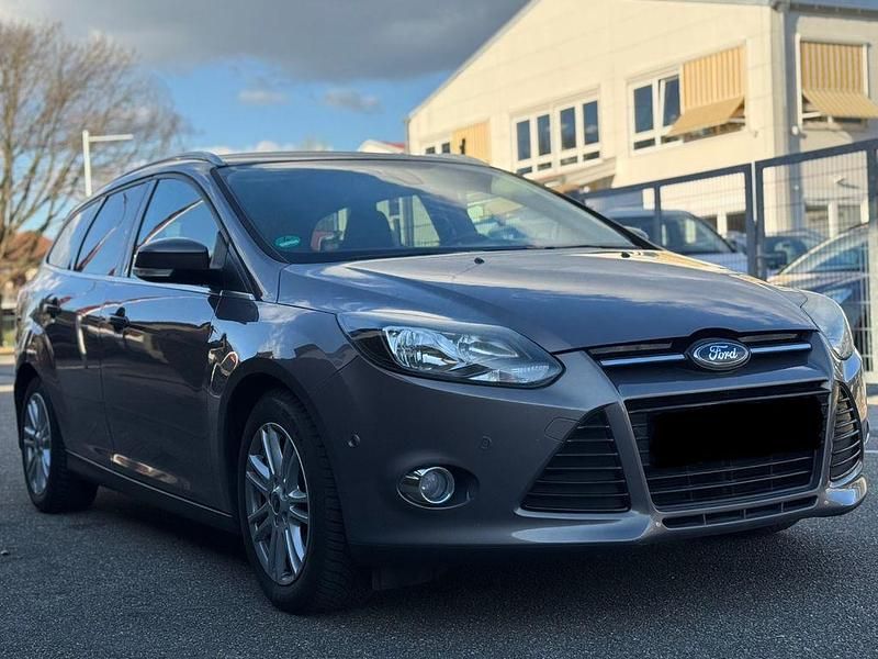 Używany Ford Focus Titanium 150 KM (110 kW) 2012 Brązowy Kombi
