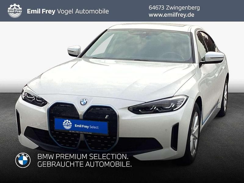 Mineralweiß metallic Gebraucht 2022 BMW i4 Sport Line Limousine | 38.460 € (Superpreis) - Bild 1/3
