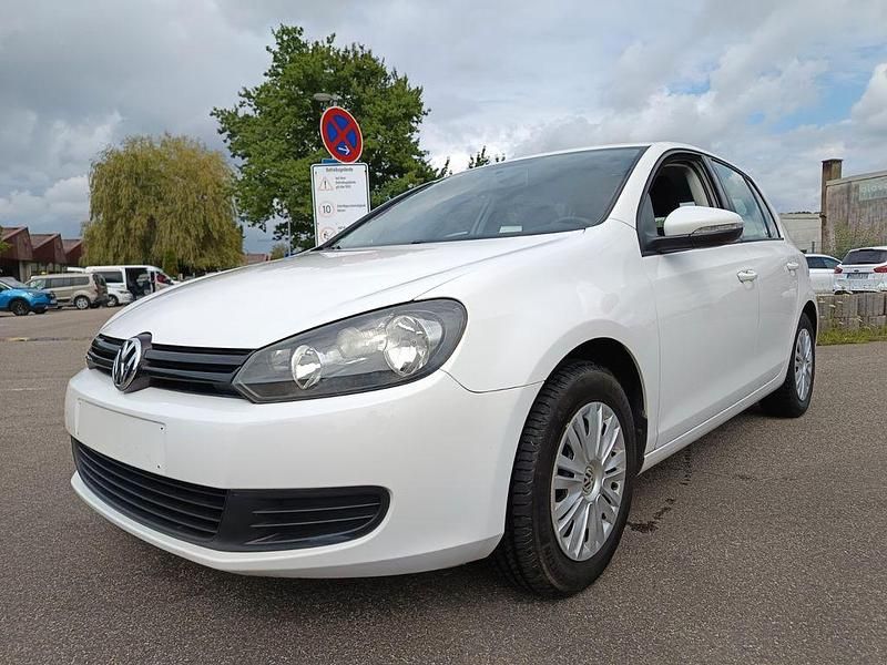 Weiß Gebraucht 2009 VW Golf VI Trendline Limousine | 5.999 € (Fairer Preis) - Bild 1/4