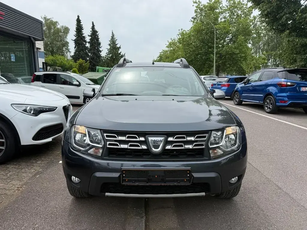 Gebraucht Dacia Duster Black Shadow 109 PS (80 kW) 2016 Grau SUV