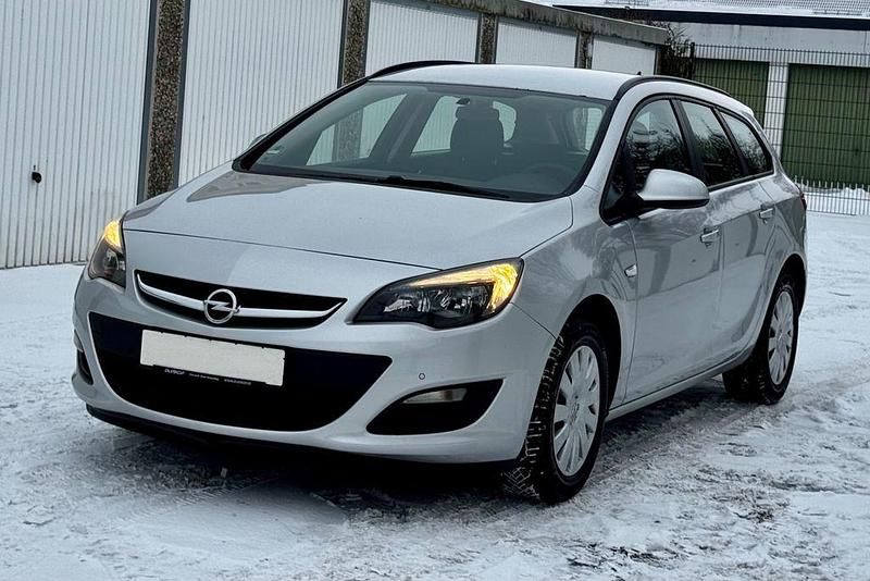 Gebraucht Opel Astra Edition 110 PS (80 kW) 2013 Silber Kombi