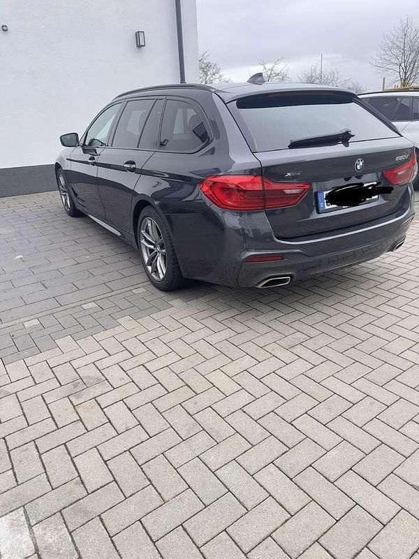 Gebraucht BMW 520 M Sport 193 PS (141 kW) 2017 Grau Kombi