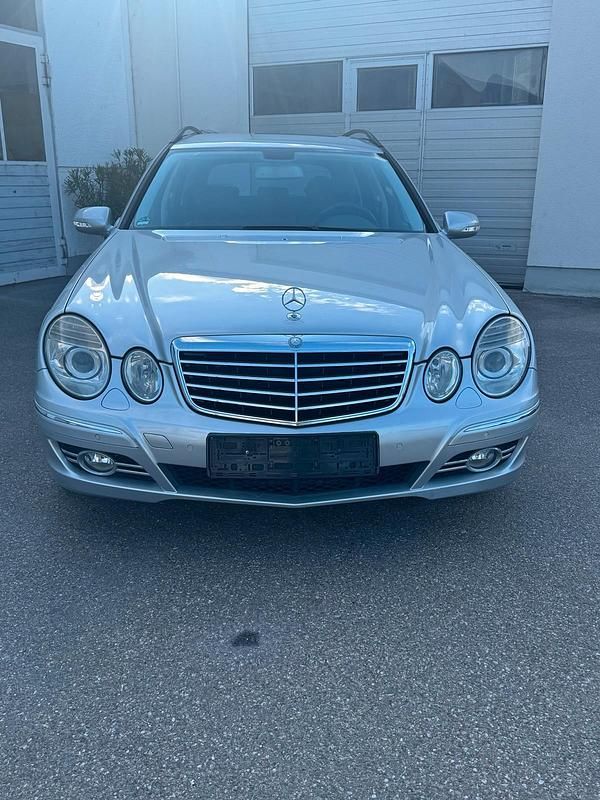 Silber Gebraucht 2006 Mercedes E200 Avantgarde Kombi | 6.350 € (Fairer Preis) - Bild 1/4