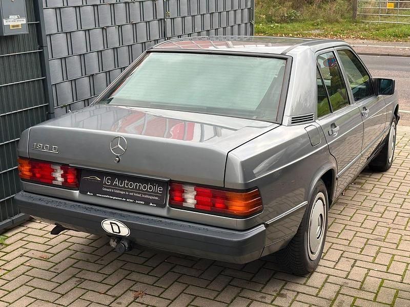 Gebraucht Mercedes 190 72 PS (52 kW) 1989 Grau Limousine