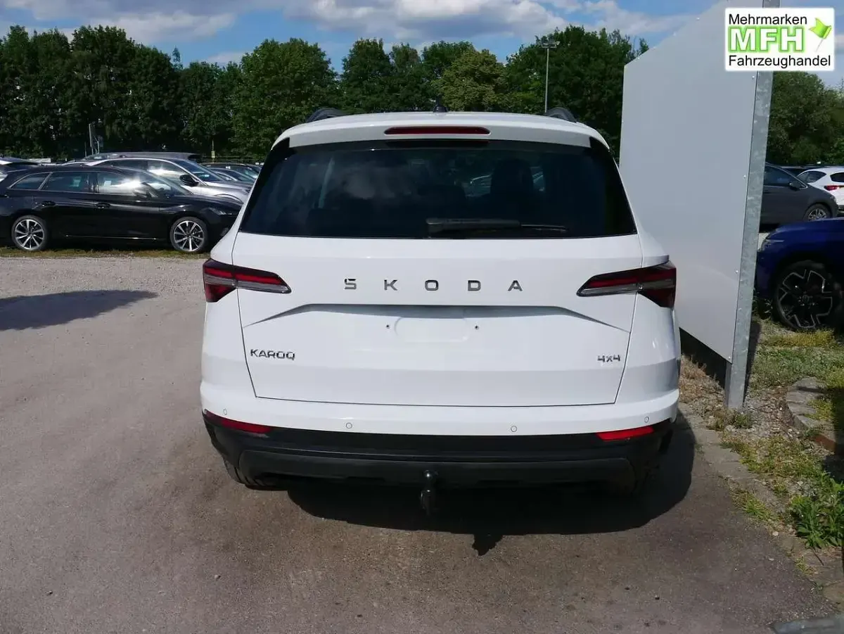 Nowe Skoda Karoq Selection 150 KM (110 kW) 2026 Biały SUV