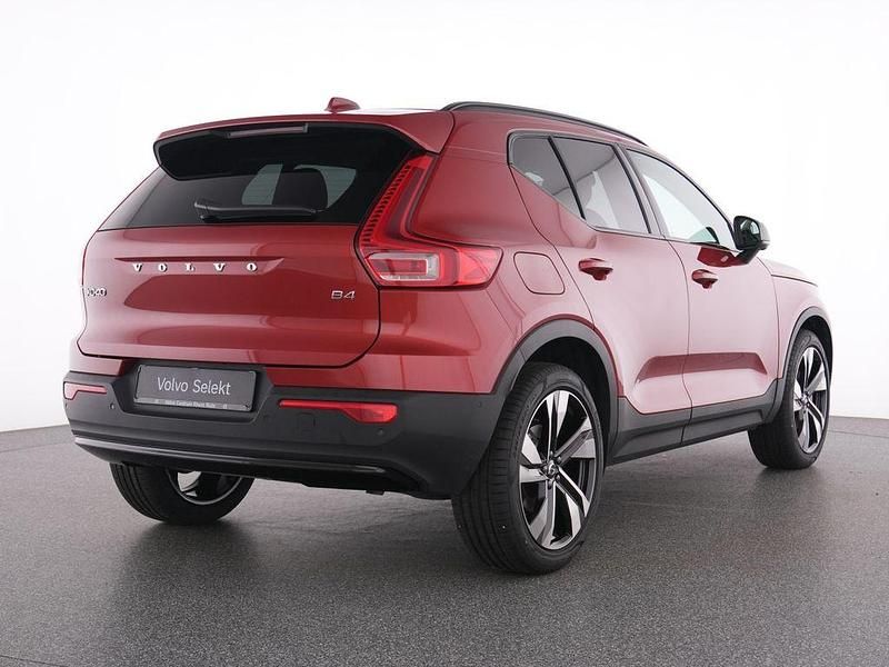 Gebraucht Volvo XC40 197 PS (144 kW) 2025 Rot SUV
