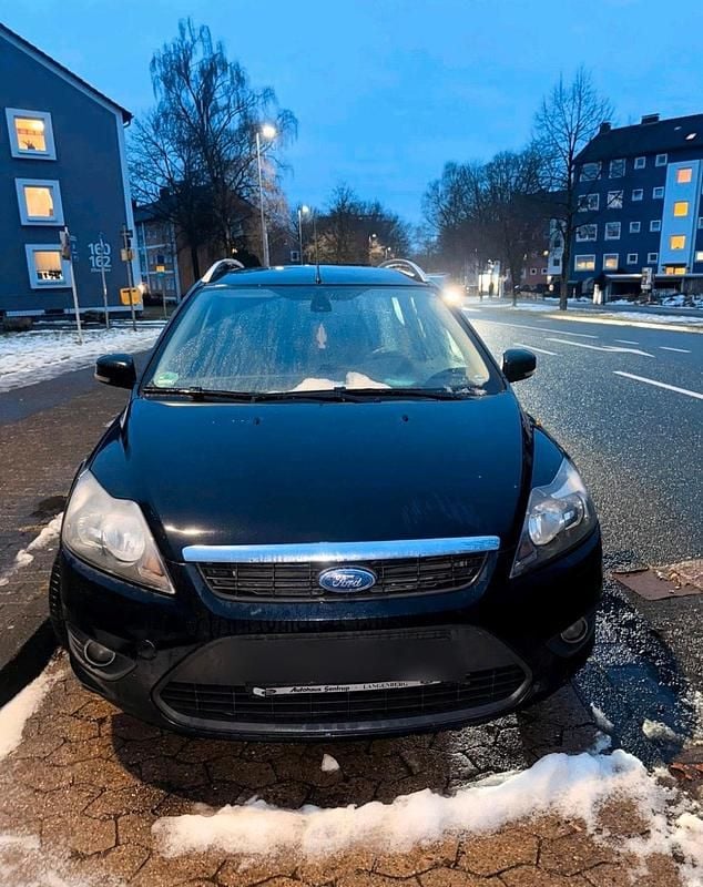 Schwarz Gebraucht 2010 Ford Focus Kombi | 2.300 € (Fairer Preis) - Bild 1/4