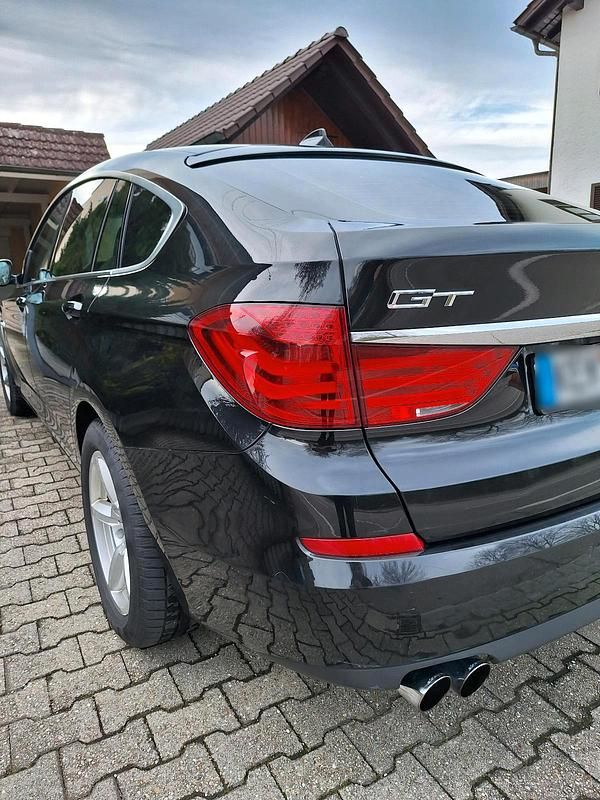 Gebraucht BMW 530 258 PS (189 kW) 2011 Schwarz Limousine