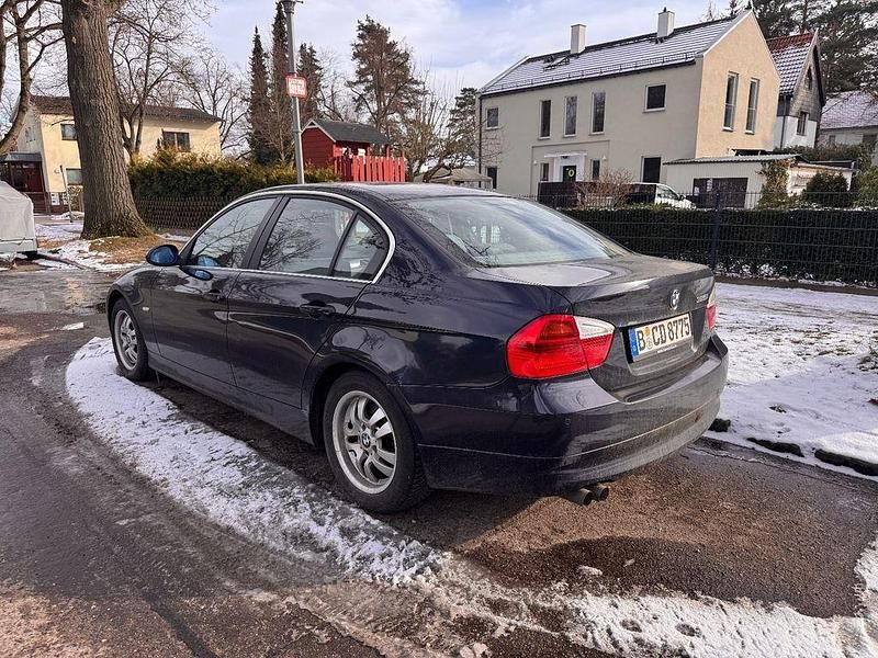 Gebraucht BMW 325 218 PS (160 kW) 2005 Blau Limousine