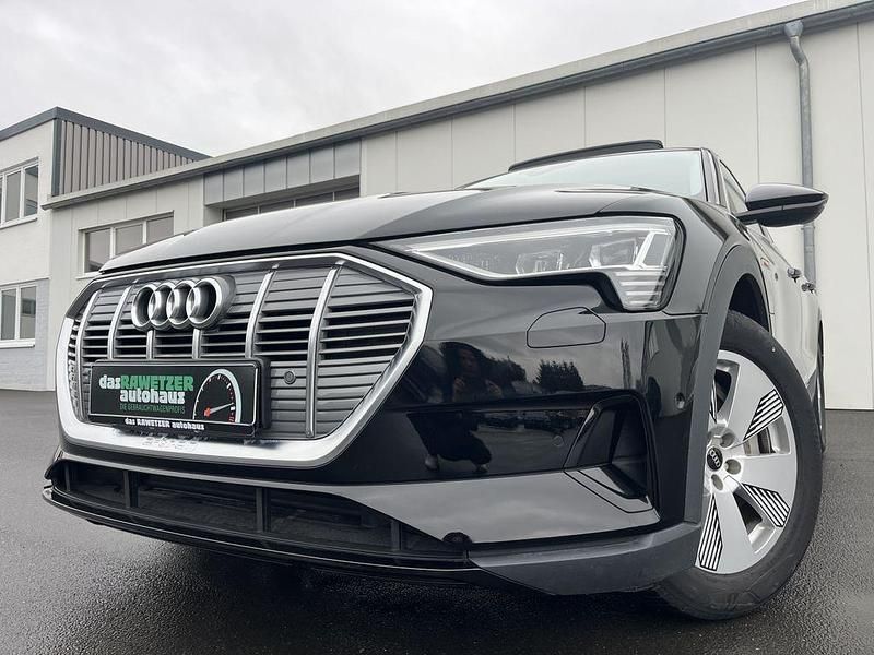 Schwarz Gebraucht 2022 Audi e-tron Ambiente SUV | 28.860 € (Superpreis) - Bild 1/4