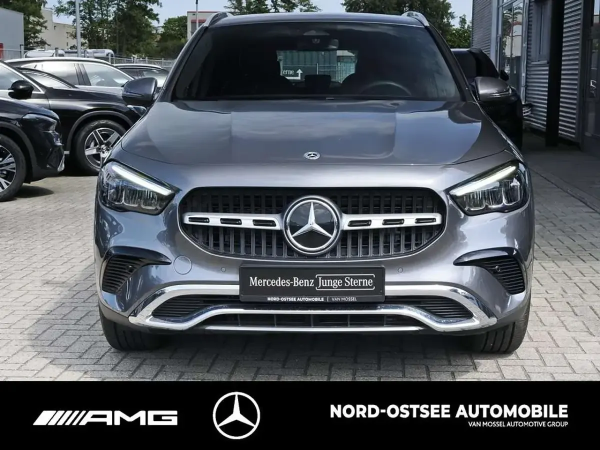 Gebraucht Mercedes GLA200 Progressive 150 PS (110 kW) 2025 Metalliclack mountaingrau SUV