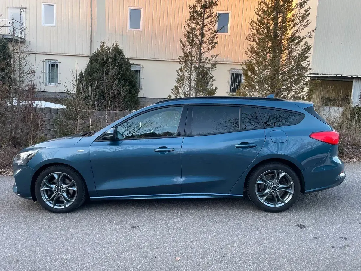 Usata Ford Focus ST-Line 125 CV (91 kW) 2020 Blu Station wagon
