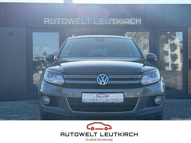 Grau Gebraucht 2014 VW Tiguan Sportline SUV | 17.980 € (Etwas zu teuer) - Bild 1/4