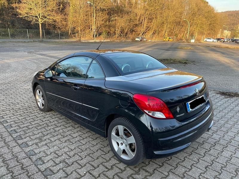 Gebraucht Peugeot 207 CC 120 PS (88 kW) 2012 Schwarz Cabrio