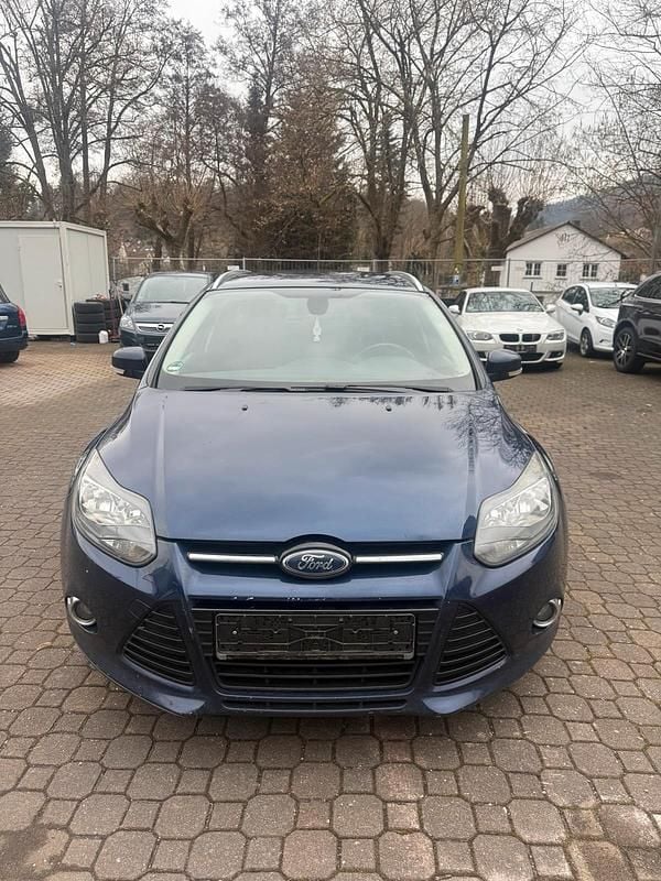 Gebraucht Ford Focus Titanium 140 PS (102 kW) 2011 Blau Kombi