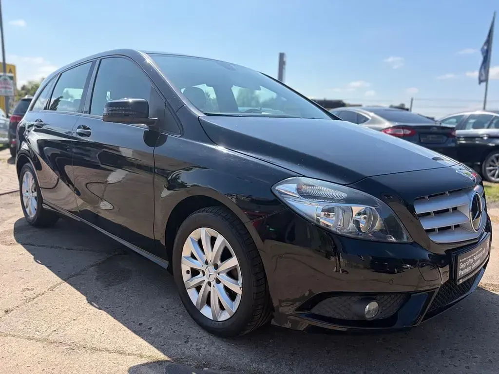 Gebraucht Mercedes B200 136 PS (100 kW) 2014 Schwarz Kleinwagen