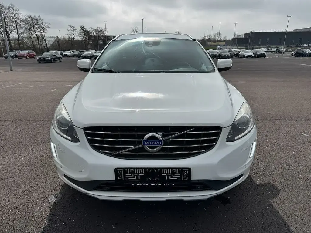 Gebraucht Volvo XC60 Summum 190 PS (139 kW) 2015 Weiß SUV