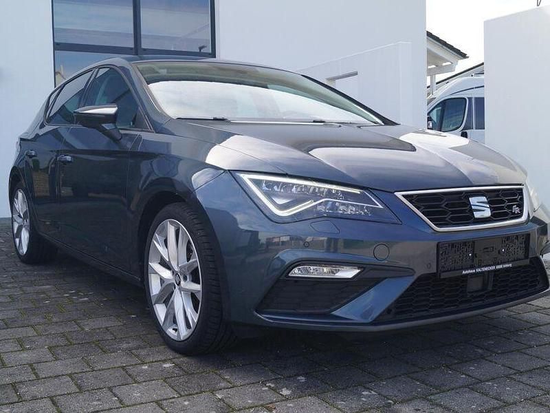 Grau Gebraucht 2019 Seat Leon Limousine | 14.970 € (Fairer Preis) - Bild 1/4