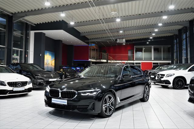Black sapphire metallic Gebraucht 2023 BMW 540 Performance Limousine | 46.980 € - Bild 1/4