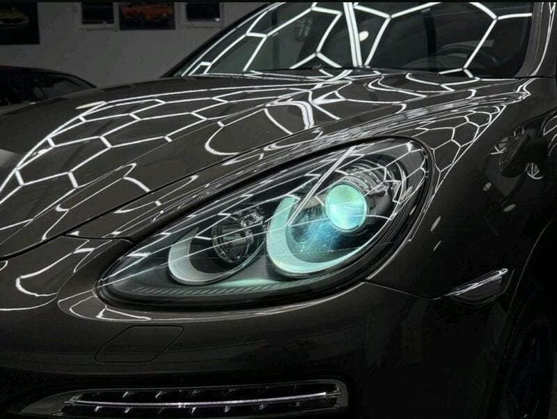 Braun Gebraucht 2011 Porsche Cayenne SUV | 23.999 € (Guter Preis) - Bild 1/4