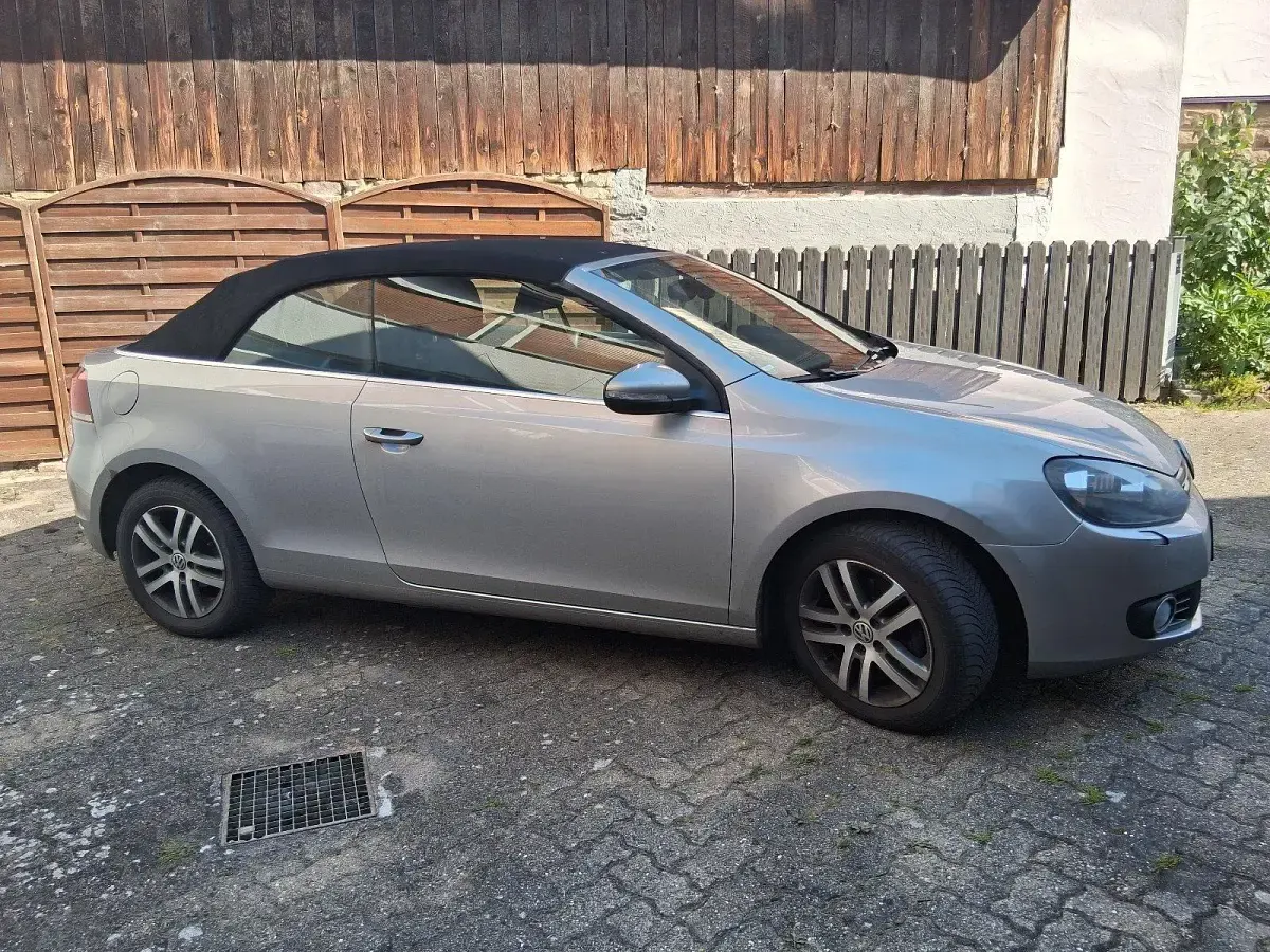 Gebraucht VW Golf 105 PS (77 kW) 2011 Silber Cabrio