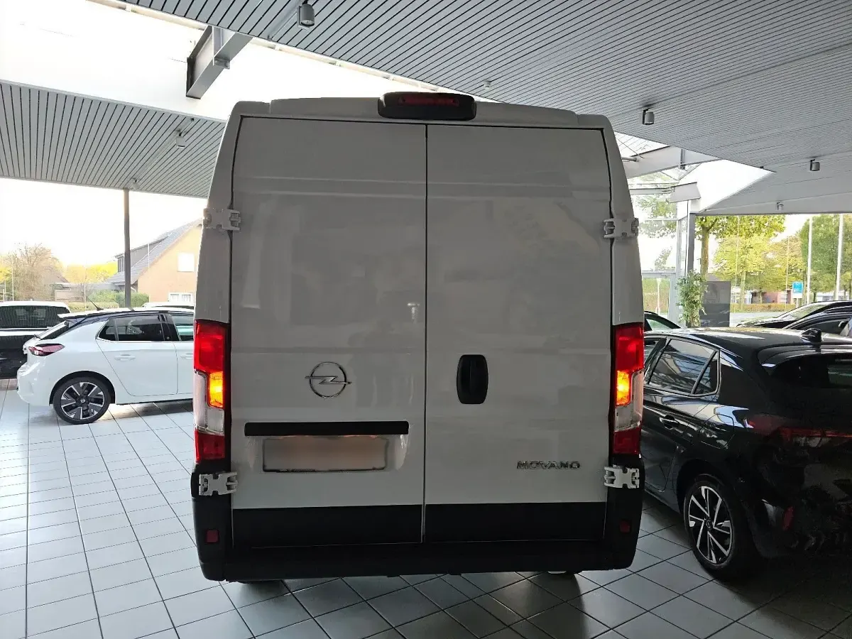 Gebraucht Opel Movano 140 PS (102 kW) 2024 Weiß Van