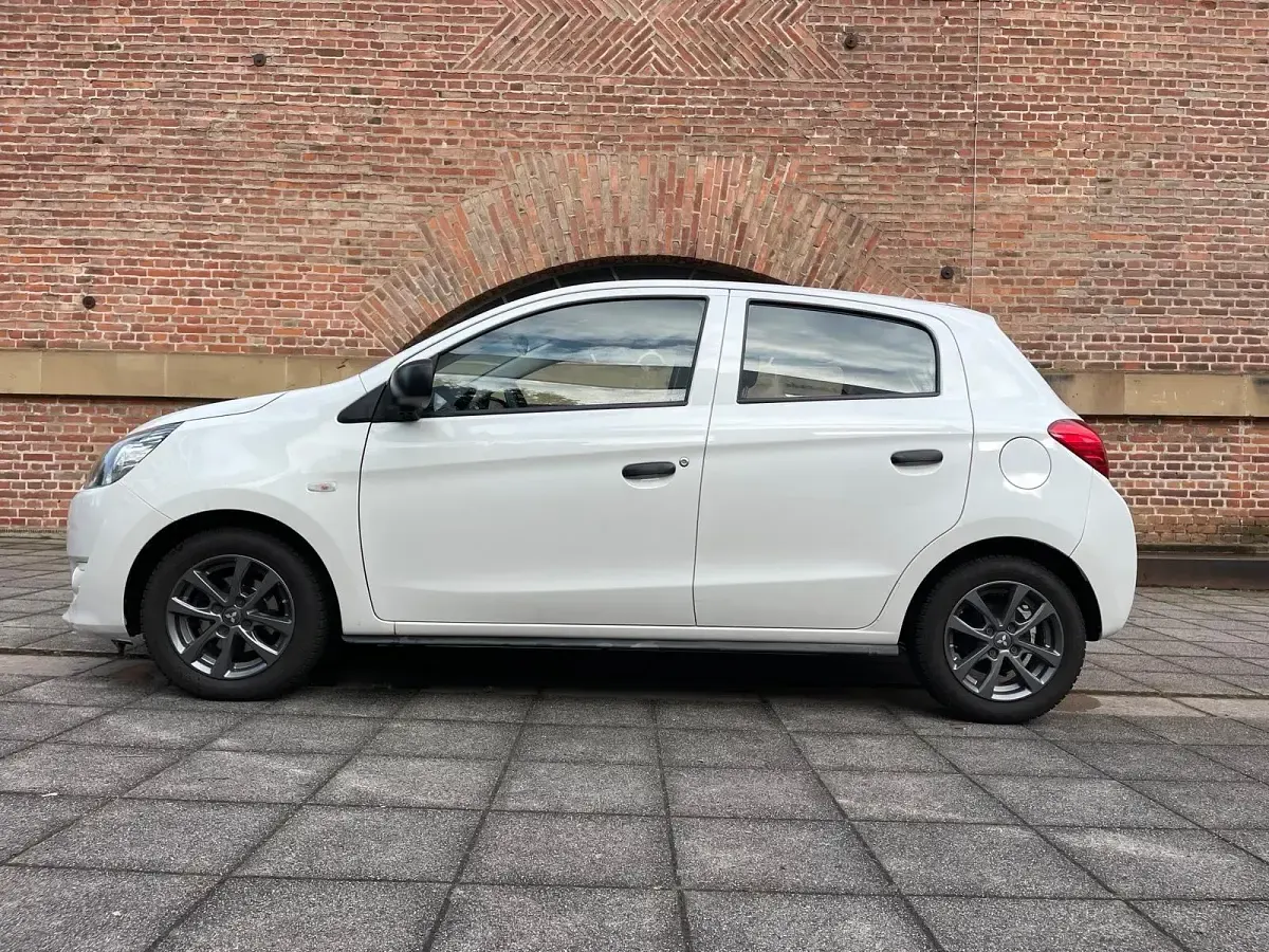 Gebraucht Mitsubishi Space Star 71 PS (52 kW) 2014 Weiß Van / Kleinbus
