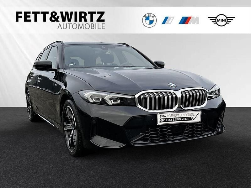 Saphirschwarz metallic Gebraucht 2024 BMW 330 Efficient Dynamics Kombi | 38.490 € - Bild 1/3