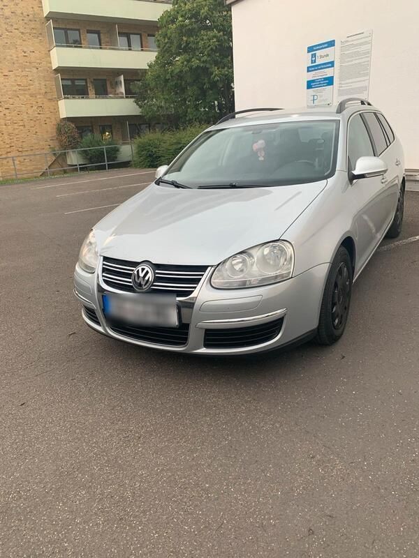 Silber Gebraucht 2008 VW Golf V Kombi | 2.700 € (Etwas zu teuer) - Bild 1/4