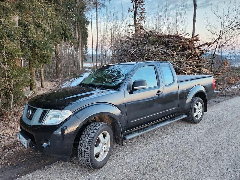 Gebraucht Nissan Navara XE 144 PS (105 kW) 2014 Schwarz Abholung