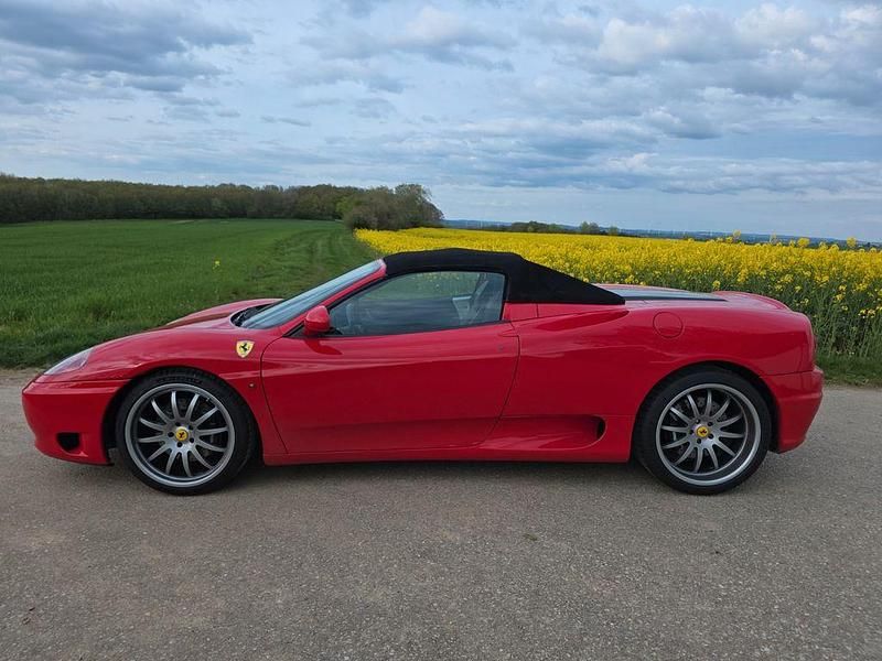 Second-hand Ferrari 360 400 CP (294 kW) 2003 Roșu Cabrio