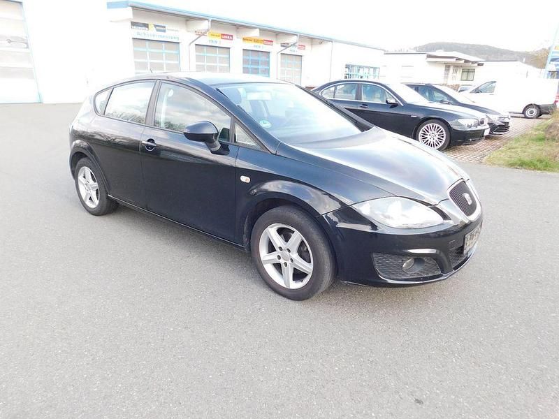 Second-hand Seat Leon Reference 102 CP (75 kW) 2010 Negru Hatchback