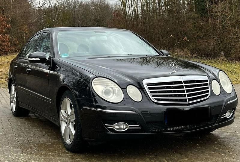 Gebraucht Mercedes E280 Avantgarde 190 PS (139 kW) 2006 Schwarz Limousine