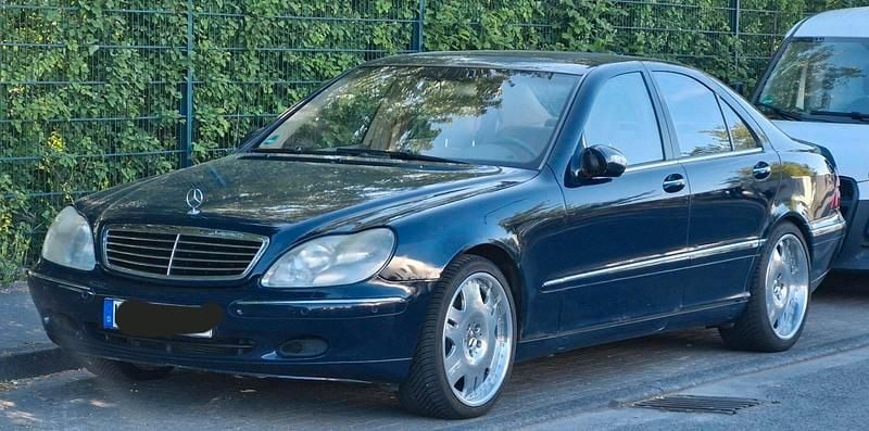 Blau Gebraucht 2000 Mercedes S430 Limousine | 5.100 € - Bild 1/4