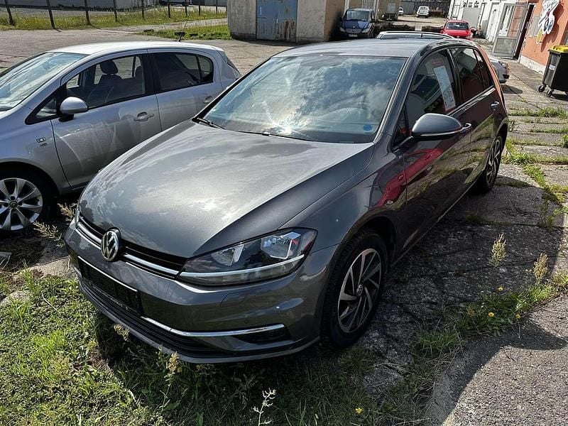 Grau Gebraucht 2018 VW Golf VII Join Limousine | 8.500 € (Superpreis) - Bild 1/4
