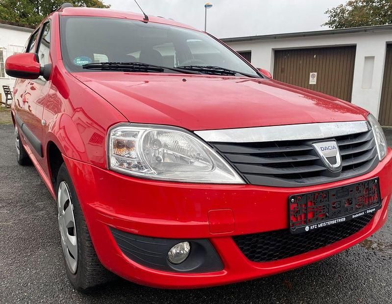 Rot Gebraucht 2011 Dacia Logan Limousine | 1.950 € (Fairer Preis) - Bild 1/4