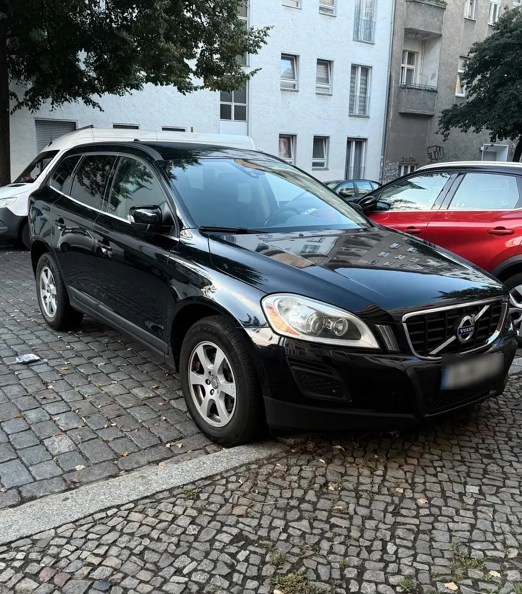 Gebraucht Volvo XC60 163 PS (119 kW) 2013 Schwarz SUV