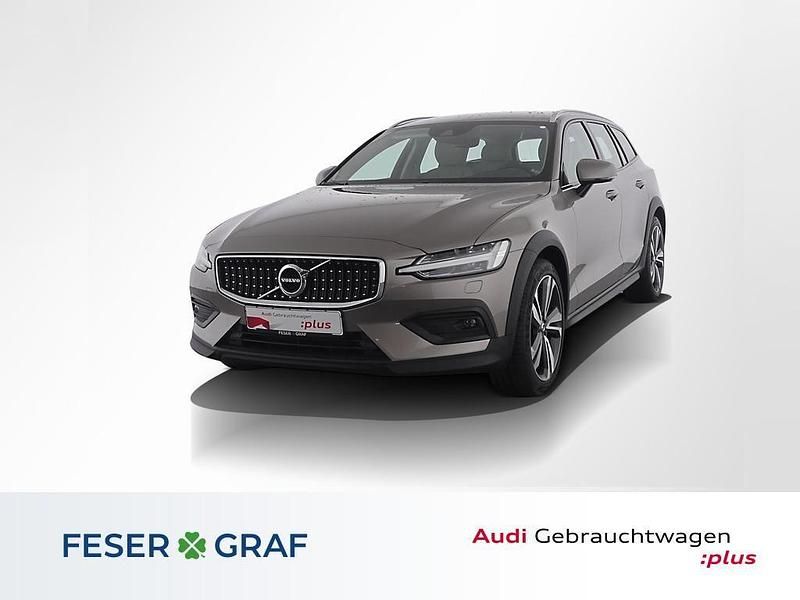 Grau Gebraucht 2020 Volvo V60 CC Kombi | 29.780 € (Guter Preis) - Bild 1/4