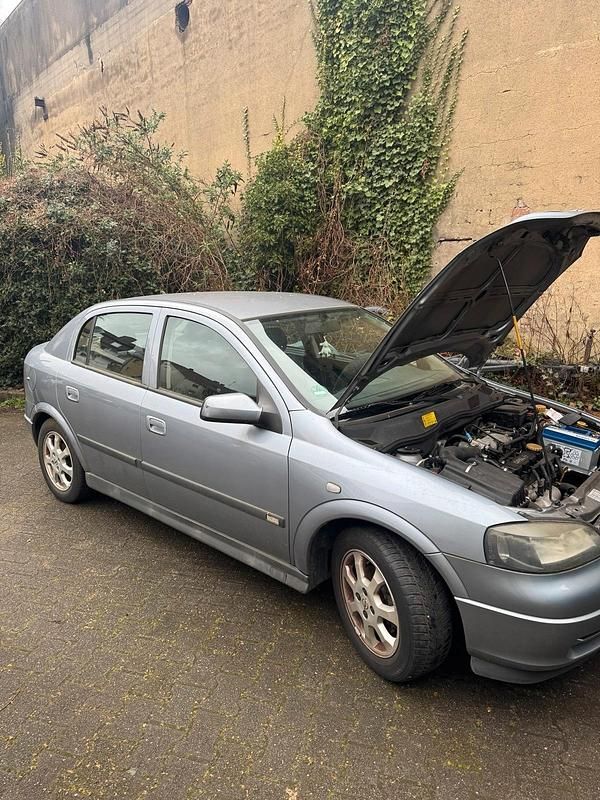 Gebraucht Opel Astra 90 PS (66 kW) 2004 Silber Kombi