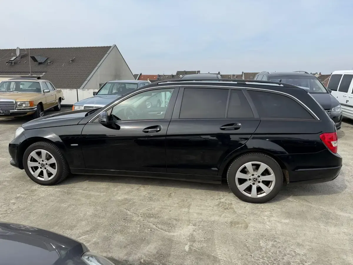 Usata Mercedes C180 120 CV (88 kW) 2012 Nero Station wagon