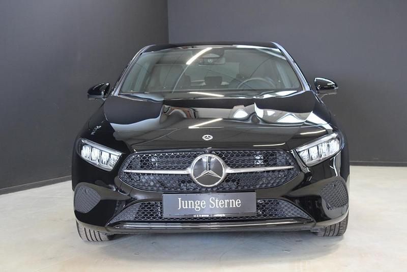 Gebraucht Mercedes A180 Progressive 136 PS (100 kW) 2024 Unilack nachtschwarz Limousine