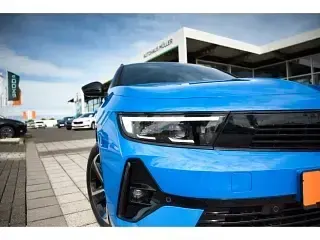 Gebraucht Opel Astra 131 PS (96 kW) 2025 Lackierung watteau grn/typ aus Kleinwagen
