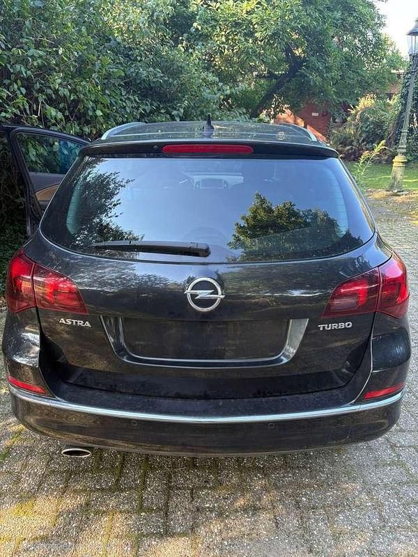 Gebraucht Opel Astra Active 140 PS (102 kW) 2013 Schwarz Kombi