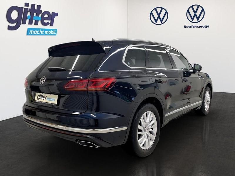 Gebraucht VW Touareg Atmosphere 286 PS (210 kW) 2019 Moonlight blue perleffekt SUV