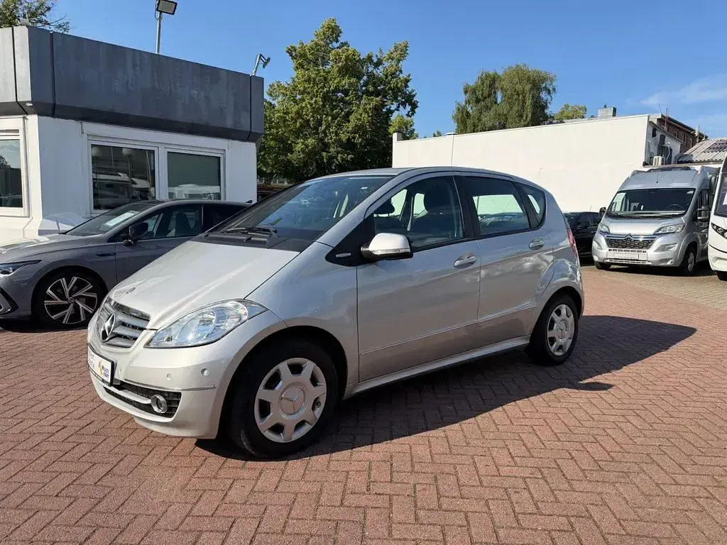 Gebraucht Mercedes A170 Elegance 116 PS (85 kW) 2009 Silber Van / Kleinbus
