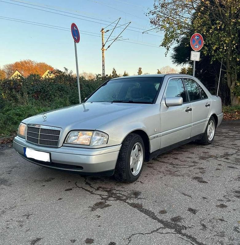 Silber Gebraucht 1997 Mercedes C230 AMG Limousine | 2.500 € (Superpreis) - Bild 1/4